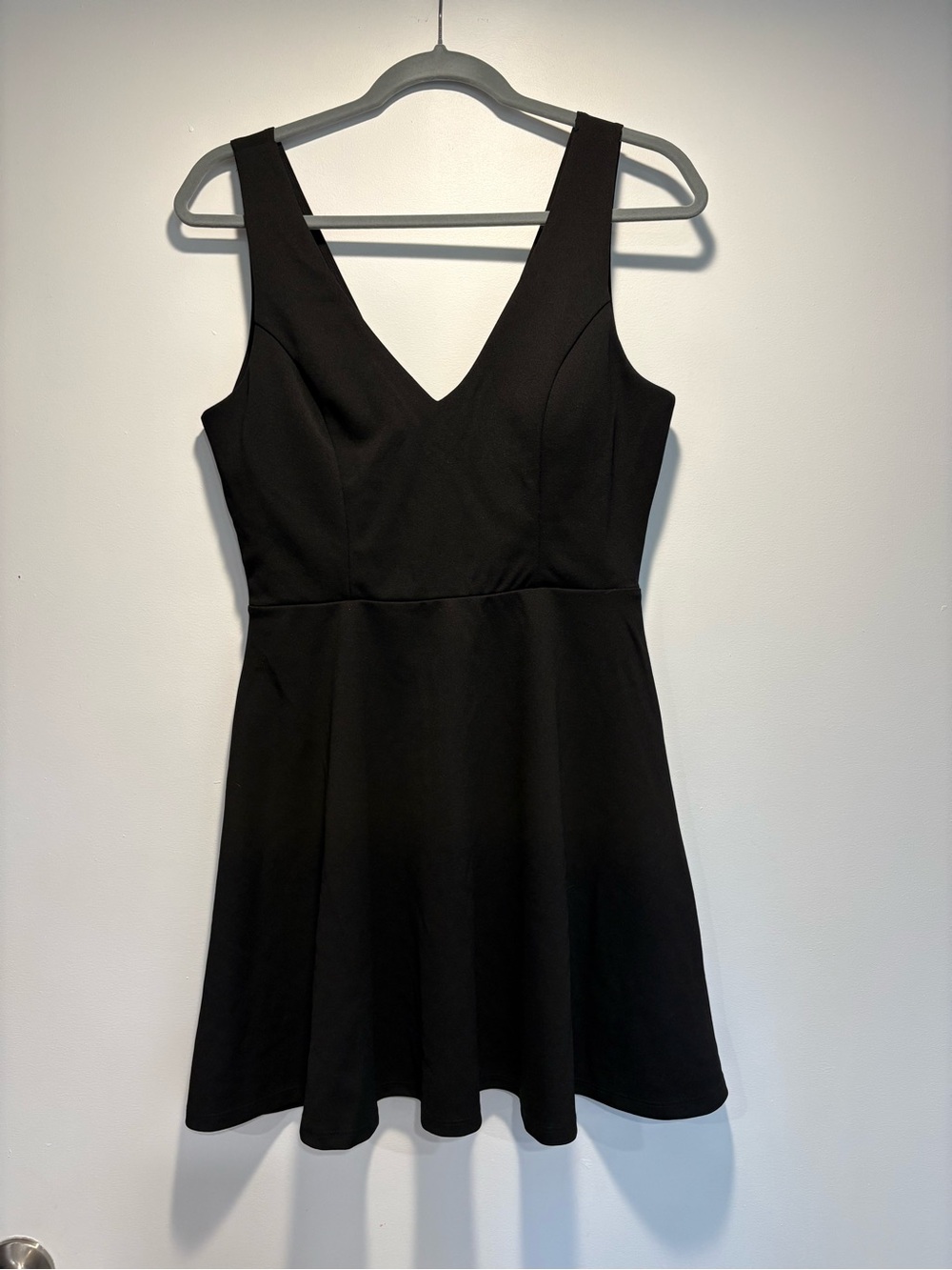 Trixxi Black V-Neck Sleeveless Mini Dress
